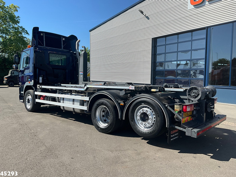DAF FAN 85 CF 410 VDL 21 Ton haakarmsysteem - Horgos rakodó teherautó: 2 kép. DAF FAN 85 CF 410 VDL 21 Ton haakarmsysteem - Horgos rakodó teherautó: 2 kép.