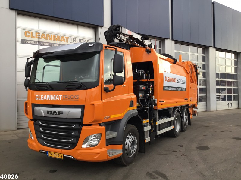 DAF FAN CF 340 Hiab 21 Tonmeter laadkraan - Szemetesautó: 2 kép. DAF FAN CF 340 Hiab 21 Tonmeter laadkraan - Szemetesautó: 2 kép.