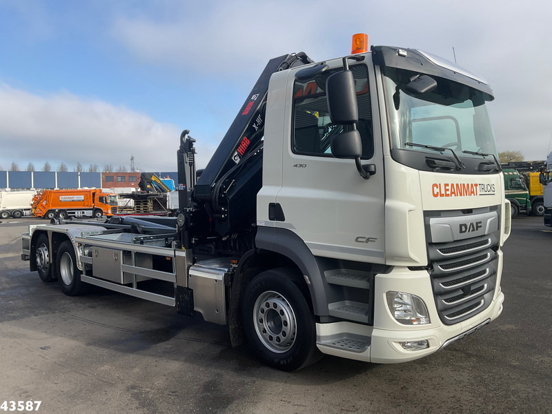 DAF FAN CF 430 Hiab 25 Tonmeter laadkraan - Horgos rakodó teherautó, Darus autó: 3 kép. DAF FAN CF 430 Hiab 25 Tonmeter laadkraan - Horgos rakodó teherautó, Darus autó: 3 kép.