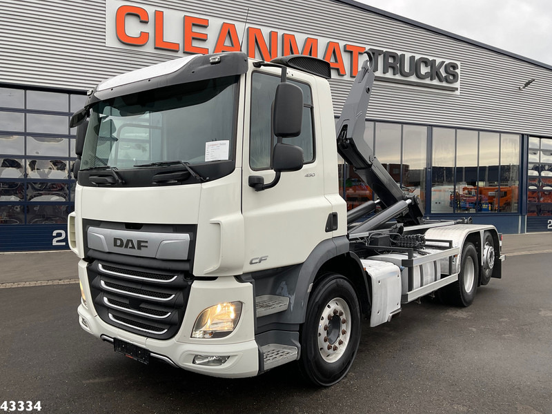 DAF FAN CF 450 Euro 6 ZF Intarder VDL 21 Ton haakarmsysteem - Horgos rakodó teherautó: 1 kép. DAF FAN CF 450 Euro 6 ZF Intarder VDL 21 Ton haakarmsysteem - Horgos rakodó teherautó: 1 kép.