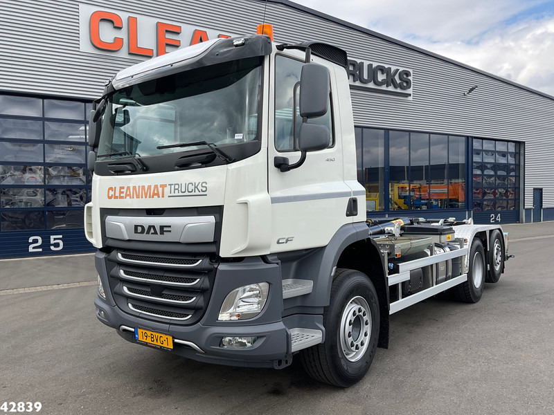 DAF FAN CF 450 Hyvalift 20 Ton haakarmsysteem Unused! - Horgos rakodó teherautó: 2 kép. DAF FAN CF 450 Hyvalift 20 Ton haakarmsysteem Unused! - Horgos rakodó teherautó: 2 kép.