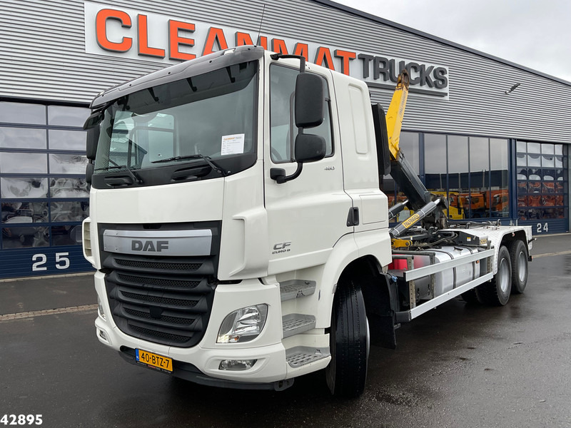 DAF FAS CF 460 Euro 6 Palfinger haakarmsysteem - Horgos rakodó teherautó: 1 kép. DAF FAS CF 460 Euro 6 Palfinger haakarmsysteem - Horgos rakodó teherautó: 1 kép.
