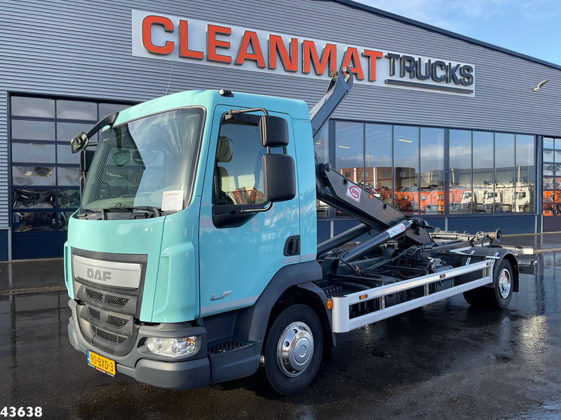 DAF LF 180 Euro 6 14 Ton haakarmsysteem - Horgos rakodó teherautó: 1 kép. DAF LF 180 Euro 6 14 Ton haakarmsysteem - Horgos rakodó teherautó: 1 kép.