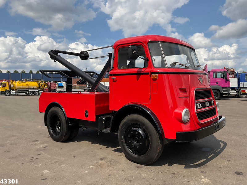 DAF T1300 ''Kikker'' Bergingswagen - Vontató: 3 kép. DAF T1300 ''Kikker'' Bergingswagen - Vontató: 3 kép.