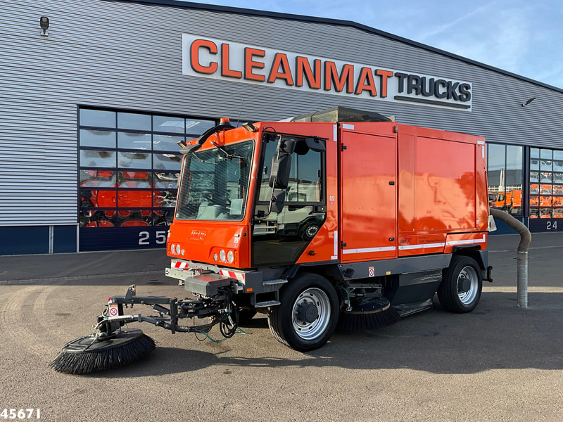 Dulevo 5020 Euro 6 with 3-rd brush - Utcaseprő gép: 3 kép. Dulevo 5020 Euro 6 with 3-rd brush - Utcaseprő gép: 3 kép.