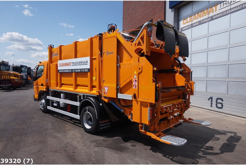 FUSO Canter 9C18 Geesink 7m³ - Szemetesautó: 2 kép. FUSO Canter 9C18 Geesink 7m³ - Szemetesautó: 2 kép.