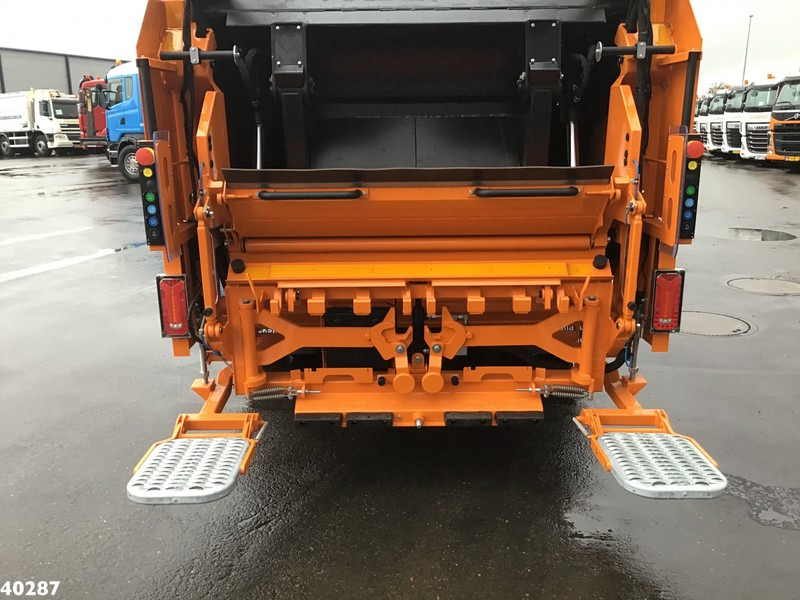 FUSO Canter 9C18 Geesink 7m3 - Szemetesautó: 3 kép. FUSO Canter 9C18 Geesink 7m3 - Szemetesautó: 3 kép.
