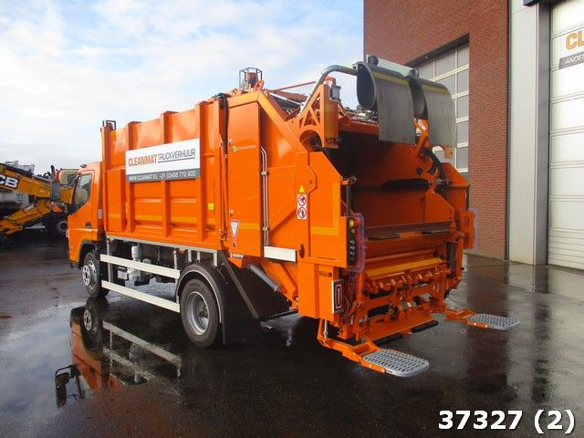 FUSO Canter 9C18 - Szemetesautó: 2 kép. FUSO Canter 9C18 - Szemetesautó: 2 kép.
