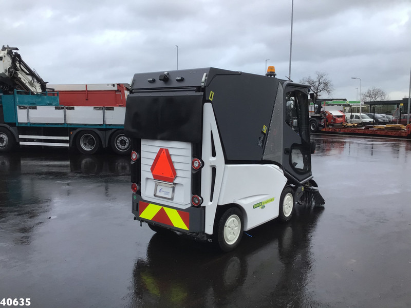 Green machine GM500H2 Hydrogen Waterstof Sweeper - Utcaseprő gép: 3 kép. Green machine GM500H2 Hydrogen Waterstof Sweeper - Utcaseprő gép: 3 kép.