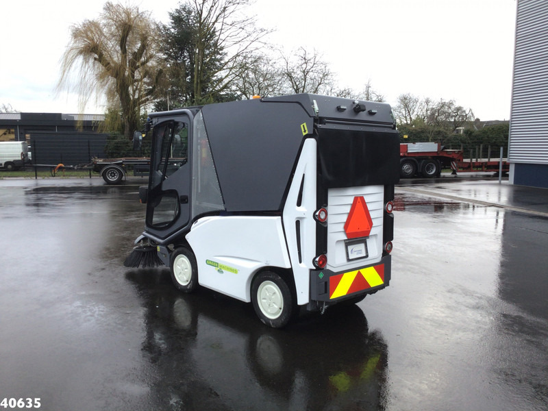 Green machine GM500H2 Hydrogen Waterstof Sweeper - Utcaseprő gép: 2 kép. Green machine GM500H2 Hydrogen Waterstof Sweeper - Utcaseprő gép: 2 kép.