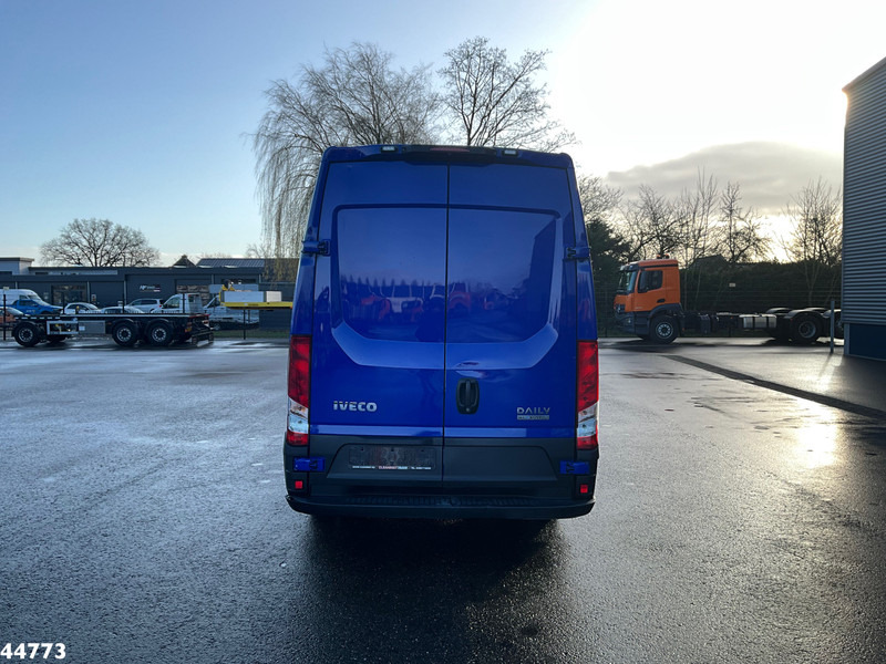 Iveco Daily 35C18 RIONED hogedrukwater installatie - Szippantós autó: 4 kép. Iveco Daily 35C18 RIONED hogedrukwater installatie - Szippantós autó: 4 kép.