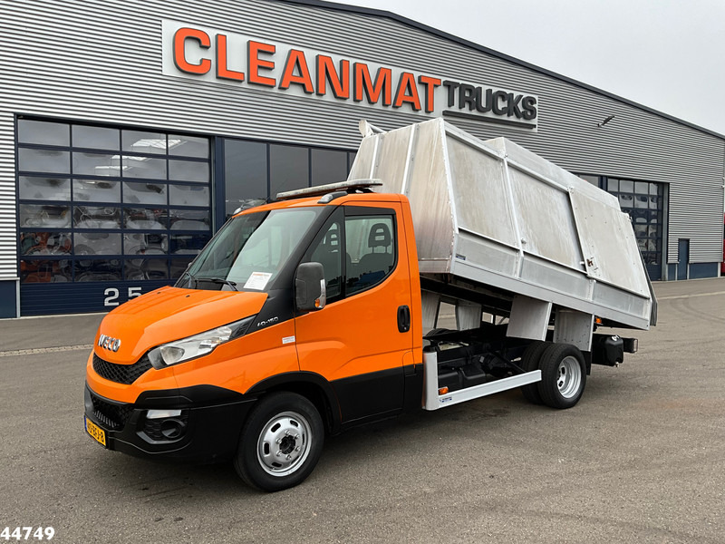 Iveco Daily 40C15 Euro 6 Terberg zijlader - Szemetesautó: 2 kép. Iveco Daily 40C15 Euro 6 Terberg zijlader - Szemetesautó: 2 kép.