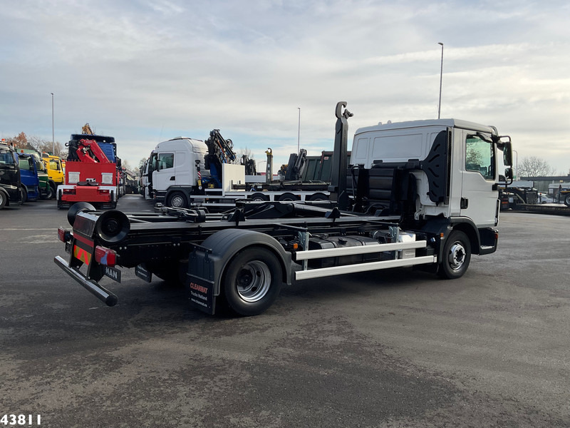 MAN TGL 12.220 Euro 6 12 Ton haakarmsysteem - Horgos rakodó teherautó: 5 kép. MAN TGL 12.220 Euro 6 12 Ton haakarmsysteem - Horgos rakodó teherautó: 5 kép.