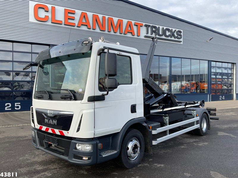 MAN TGL 12.220 Euro 6 12 Ton haakarmsysteem - Horgos rakodó teherautó: 1 kép. MAN TGL 12.220 Euro 6 12 Ton haakarmsysteem - Horgos rakodó teherautó: 1 kép.