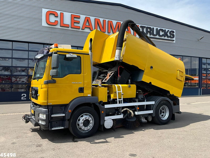 MAN TGM 18.290 4x2 Johnston Beam VT 800 Left and right sweeper - Utcaseprő gép: 2 kép. MAN TGM 18.290 4x2 Johnston Beam VT 800 Left and right sweeper - Utcaseprő gép: 2 kép.
