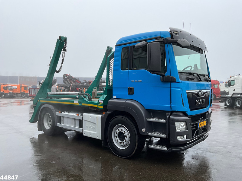 MAN TGS 18.420 Euro 6 Retarder VDL 13 Ton portaalarmsysteem - Konténerszállító: 2 kép. MAN TGS 18.420 Euro 6 Retarder VDL 13 Ton portaalarmsysteem - Konténerszállító: 2 kép.