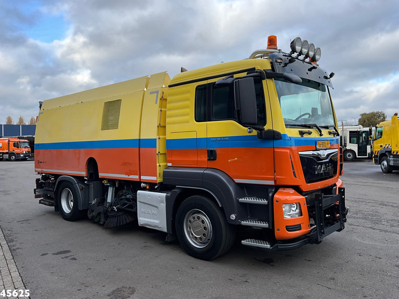 MAN TGS 18.440 Euro 6 Beam S9000 Wegdekreiniger links en rechts vegend! - Utcaseprő gép: 5 kép. MAN TGS 18.440 Euro 6 Beam S9000 Wegdekreiniger links en rechts vegend! - Utcaseprő gép: 5 kép.