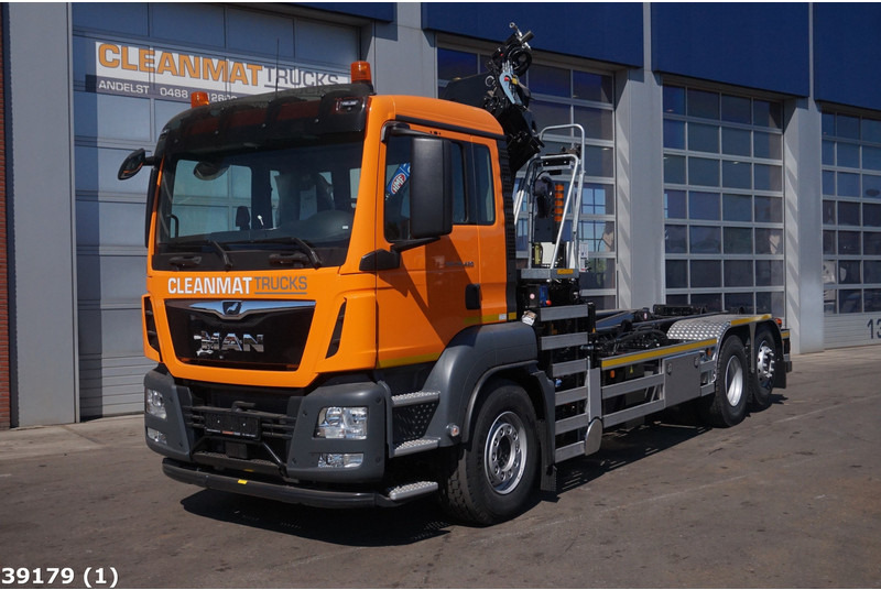 MAN TGS 26.420 HMF 21 ton/meter laadkraan - Horgos rakodó teherautó, Darus autó: 2 kép. MAN TGS 26.420 HMF 21 ton/meter laadkraan - Horgos rakodó teherautó, Darus autó: 2 kép.