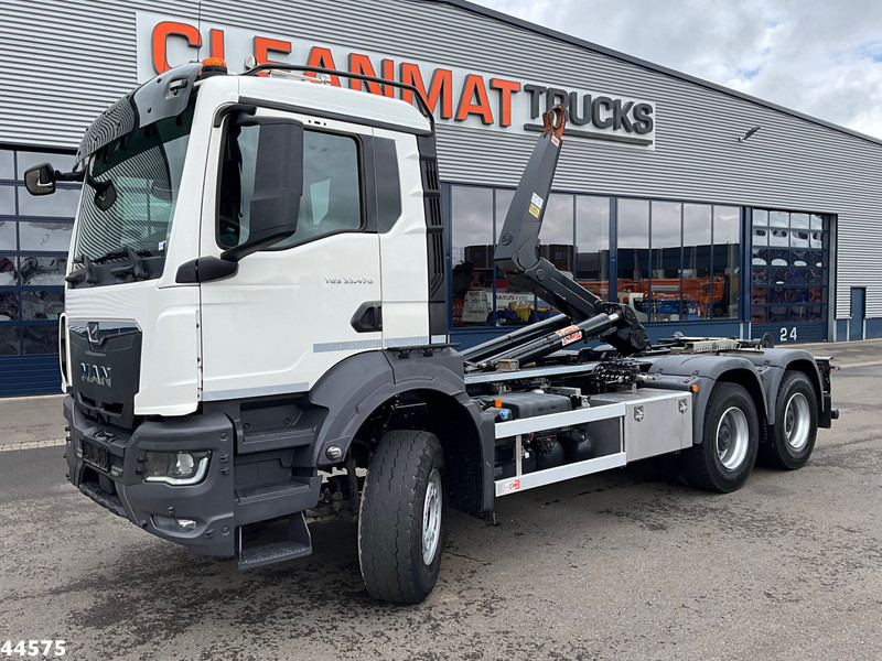 MAN TGS 33.470 6x4 Euro 6 Full Steel AJK 20 Ton haakarmsysteem - Horgos rakodó teherautó: 1 kép. MAN TGS 33.470 6x4 Euro 6 Full Steel AJK 20 Ton haakarmsysteem - Horgos rakodó teherautó: 1 kép.