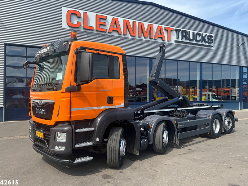MAN TGS 35.360 8x2 Euro 6 VDL 30 Ton haakarmsysteem - Horgos rakodó teherautó: 1 kép. MAN TGS 35.360 8x2 Euro 6 VDL 30 Ton haakarmsysteem - Horgos rakodó teherautó: 1 kép.