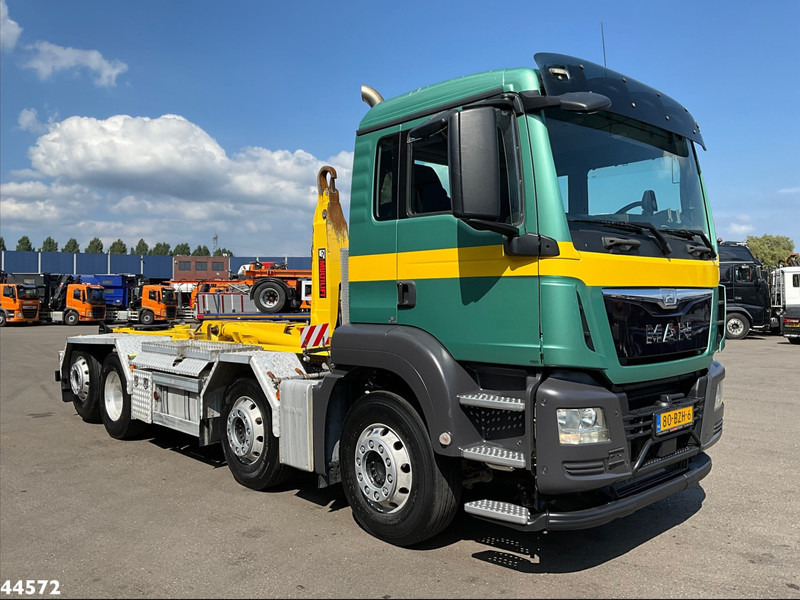 MAN TGS 35.440 8x2 Euro 6 Multilift 26 Ton haakarmsysteem - Horgos rakodó teherautó: 3 kép. MAN TGS 35.440 8x2 Euro 6 Multilift 26 Ton haakarmsysteem - Horgos rakodó teherautó: 3 kép.