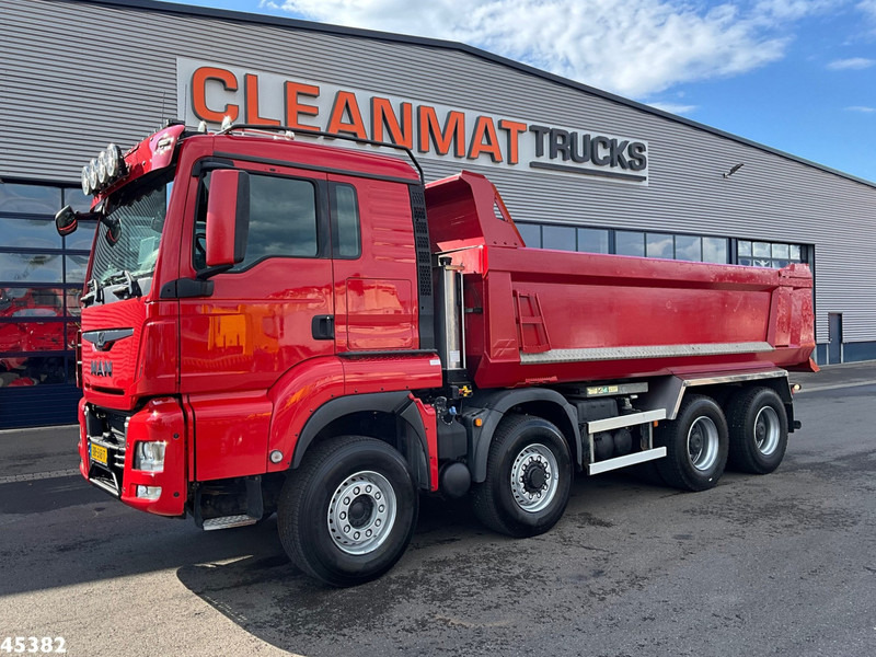 MAN TGS 35.510 8X6H 15m³ kipper - Billenőplatós teherautó: 2 kép. MAN TGS 35.510 8X6H 15m³ kipper - Billenőplatós teherautó: 2 kép.