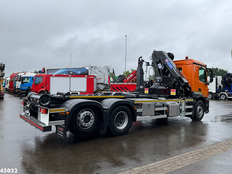 Mercedes-Benz ACTROS 2543 HMF 23 Tonmeter laadkraan - Horgos rakodó teherautó: 4 kép. Mercedes-Benz ACTROS 2543 HMF 23 Tonmeter laadkraan - Horgos rakodó teherautó: 4 kép.