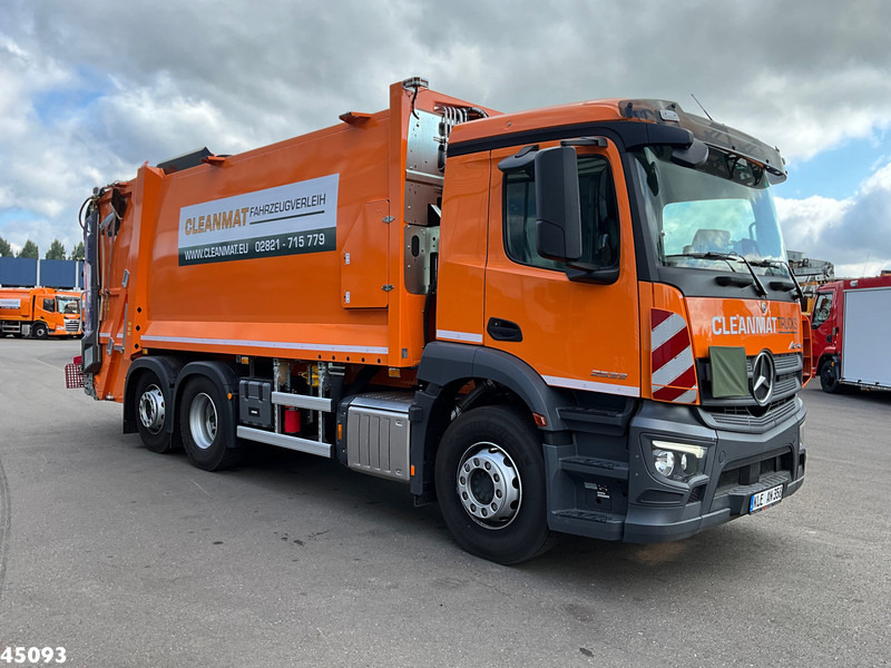 Mercedes-Benz Actros 2533 Euro 6 Zoeller 22m³ - Szemetesautó: 3 kép. Mercedes-Benz Actros 2533 Euro 6 Zoeller 22m³ - Szemetesautó: 3 kép.