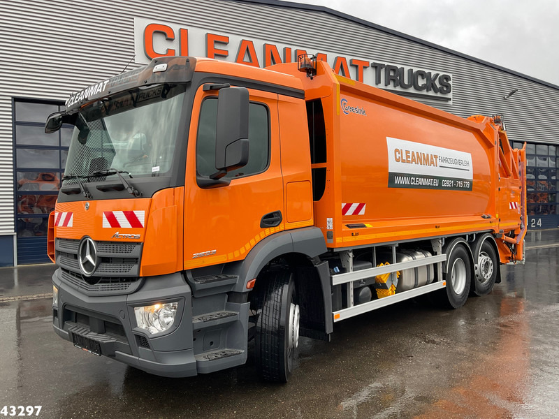 Mercedes-Benz Actros 2533 Geesink 23m³ GHC - Szemetesautó: 1 kép. Mercedes-Benz Actros 2533 Geesink 23m³ GHC - Szemetesautó: 1 kép.