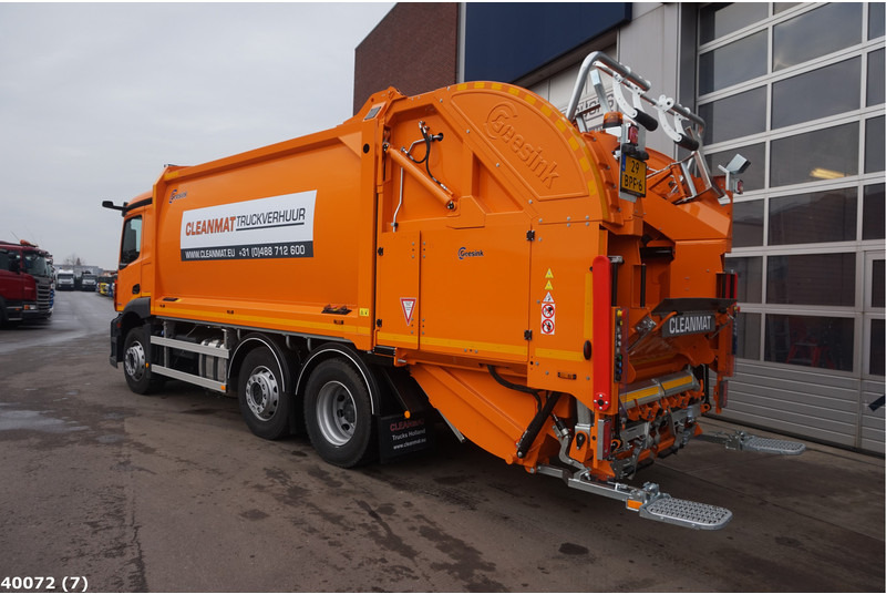Mercedes-Benz Actros 2533 - Szemetesautó: 2 kép. Mercedes-Benz Actros 2533 - Szemetesautó: 2 kép.