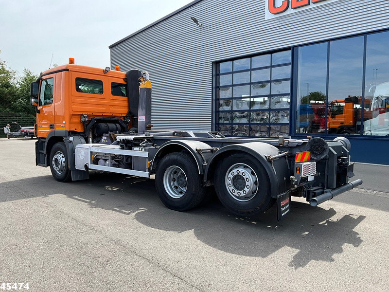 Mercedes-Benz Actros 2541 6x2 VDL 20 Ton haakarmsysteem - Horgos rakodó teherautó: 2 kép. Mercedes-Benz Actros 2541 6x2 VDL 20 Ton haakarmsysteem - Horgos rakodó teherautó: 2 kép.