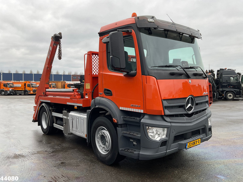 Mercedes-Benz Antos 2024 Euro 6 Hyvalift 14 Ton portaalarmsysteem - Konténerszállító: 2 kép. Mercedes-Benz Antos 2024 Euro 6 Hyvalift 14 Ton portaalarmsysteem - Konténerszállító: 2 kép.