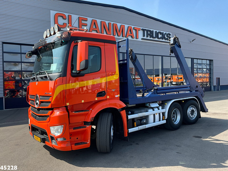 Mercedes-Benz Antos 2542 6x2 Euro 6 Hyva 18 portaalarmsysteem - Konténerszállító: 1 kép. Mercedes-Benz Antos 2542 6x2 Euro 6 Hyva 18 portaalarmsysteem - Konténerszállító: 1 kép.