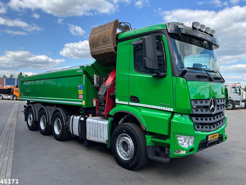 Mercedes-Benz Arocs 3743 8x4 Euro 6 HMF 19 Tonmeter Elektrisch/Hydraulisch aangedreven Z-kraan - Billenőplatós teherautó, Darus autó: 4 kép. Mercedes-Benz Arocs 3743 8x4 Euro 6 HMF 19 Tonmeter Elektrisch/Hydraulisch aangedreven Z-kraan - Billenőplatós teherautó, Darus autó: 4 kép.