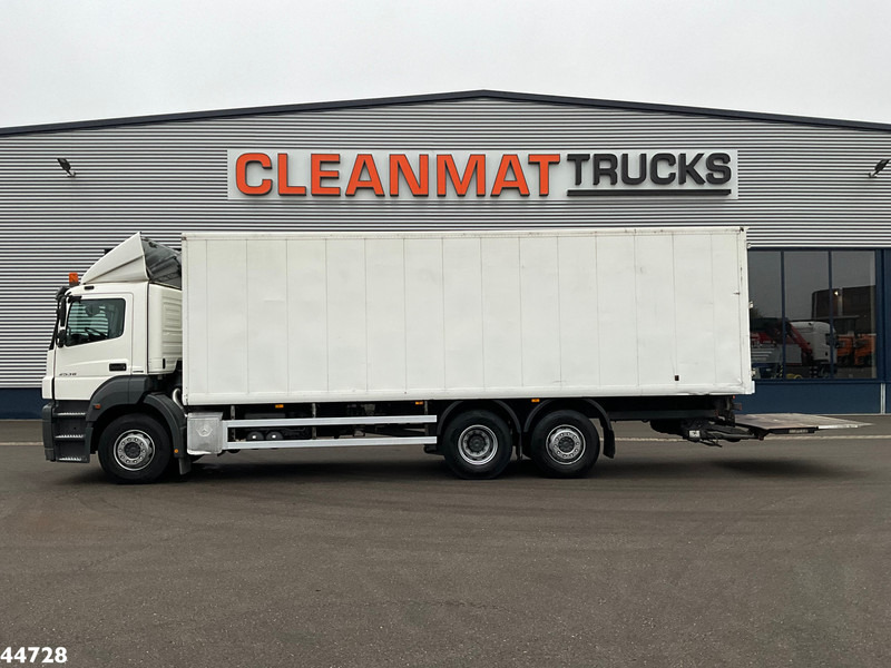 Mercedes-Benz Axor 2636 6x2 Dhollandia laadklep Just 265.901 km! - Dobozos felépítményű teherautó: 1 kép. Mercedes-Benz Axor 2636 6x2 Dhollandia laadklep Just 265.901 km! - Dobozos felépítményű teherautó: 1 kép.
