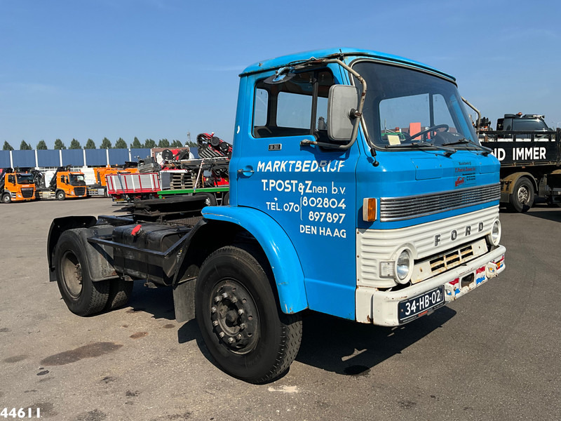 Ford DA 2817 - Nyergesvontató: 2 kép. Ford DA 2817 - Nyergesvontató: 2 kép.