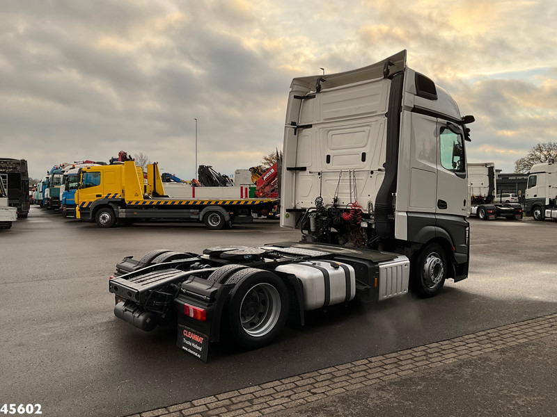 Mercedes-Benz Actros 1842 Mega GigaSpace MirrorCam - Nyergesvontató: 3 kép. Mercedes-Benz Actros 1842 Mega GigaSpace MirrorCam - Nyergesvontató: 3 kép.