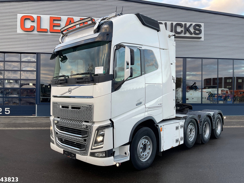 Volvo FH 16.750 8x4 Euro 6 Tridem Hydrauliek - Nyergesvontató: 2 kép. Volvo FH 16.750 8x4 Euro 6 Tridem Hydrauliek - Nyergesvontató: 2 kép.