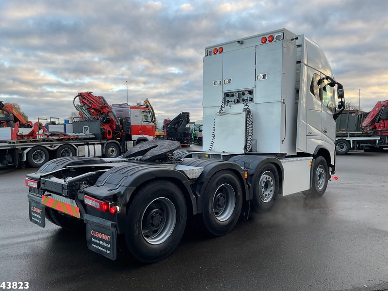 Volvo FH 16.750 8x4 Euro 6 Tridem Hydrauliek - Nyergesvontató: 4 kép. Volvo FH 16.750 8x4 Euro 6 Tridem Hydrauliek - Nyergesvontató: 4 kép.