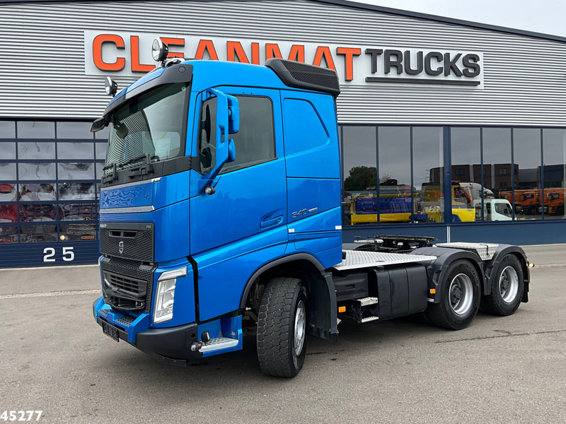 Volvo FH 540 6x4 Euro 6 Kiphydrauliek hefbare aangedreven as - Nyergesvontató: 1 kép. Volvo FH 540 6x4 Euro 6 Kiphydrauliek hefbare aangedreven as - Nyergesvontató: 1 kép.