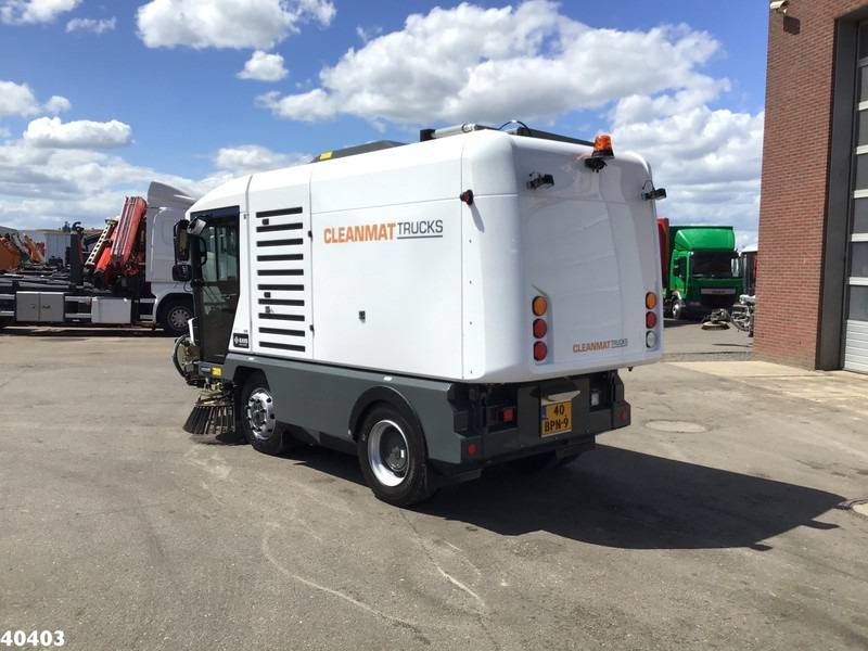 Ravo 5-SERIES 580 with 3-rd brush - Utcaseprő gép: 3 kép. Ravo 5-SERIES 580 with 3-rd brush - Utcaseprő gép: 3 kép.