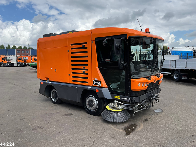 Ravo 540 Euro 6 - Utcaseprő gép: 3 kép. Ravo 540 Euro 6 - Utcaseprő gép: 3 kép.