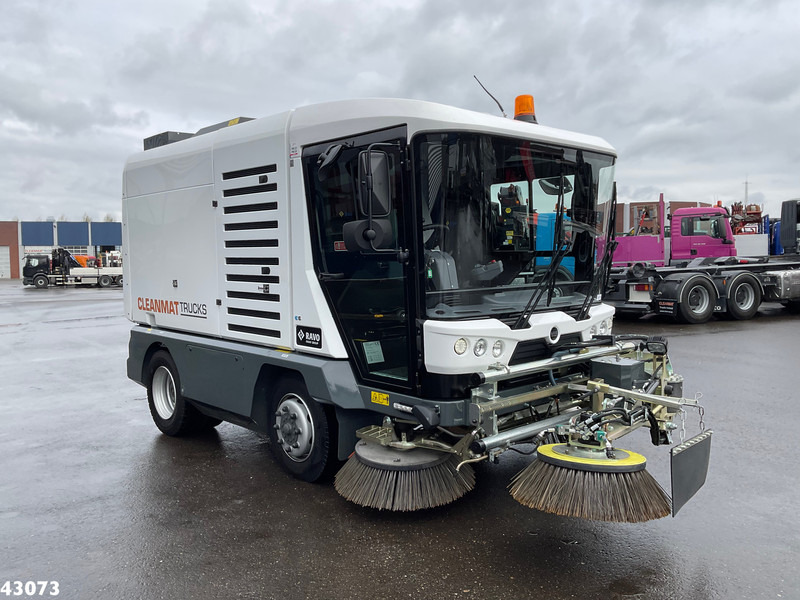 Ravo 540 STH Euro 6 with 3-rd brush - Utcaseprő gép: 4 kép. Ravo 540 STH Euro 6 with 3-rd brush - Utcaseprő gép: 4 kép.