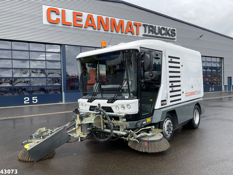 Ravo 540 STH Euro 6 with 3-rd brush - Utcaseprő gép: 2 kép. Ravo 540 STH Euro 6 with 3-rd brush - Utcaseprő gép: 2 kép.