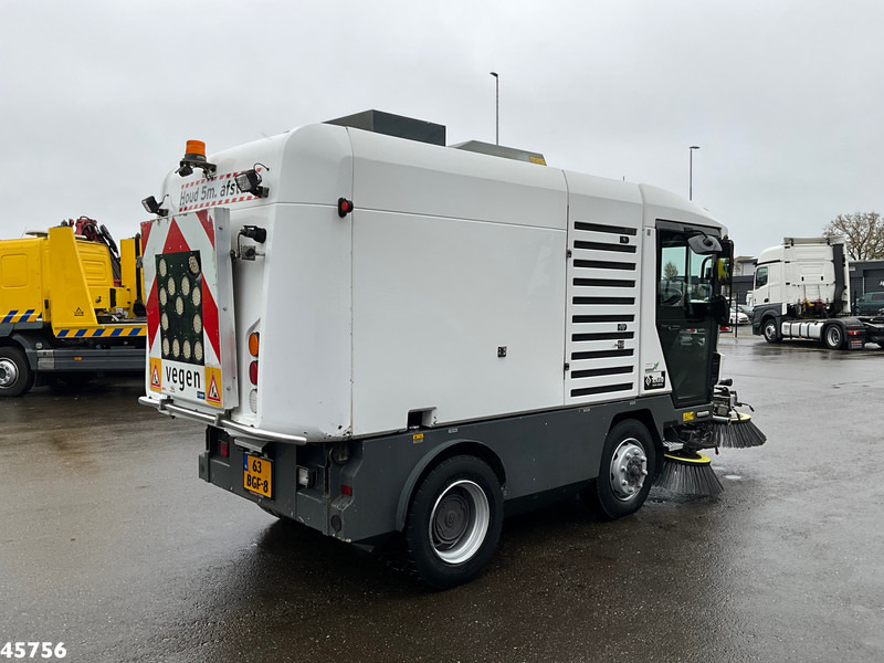 Ravo 580 with 3-rd brush - Utcaseprő gép: 5 kép. Ravo 580 with 3-rd brush - Utcaseprő gép: 5 kép.