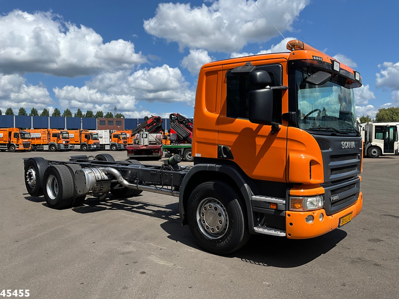 Scania P 280 6x2 Chassis Cabine with PTO Just 218.646 km! - Alvaz teherautó: 5 kép. Scania P 280 6x2 Chassis Cabine with PTO Just 218.646 km! - Alvaz teherautó: 5 kép.