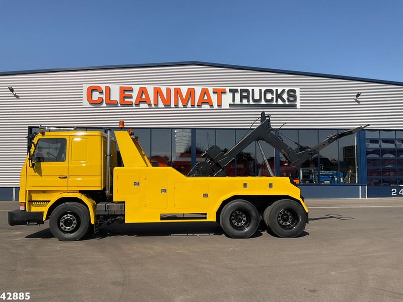 Scania R 142-H.400 6x2 Abschlepp "Gerestaureerde Oldtimer" - Vontató: 2 kép. Scania R 142-H.400 6x2 Abschlepp "Gerestaureerde Oldtimer" - Vontató: 2 kép.
