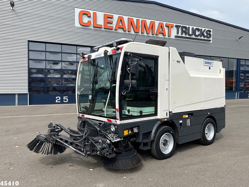 Schmidt Cleango 500 Compact Euro 6 with 3-rd brush - Utcaseprő gép: 2 kép. Schmidt Cleango 500 Compact Euro 6 with 3-rd brush - Utcaseprő gép: 2 kép.