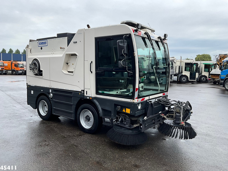 Schmidt Cleango 500 Compact Euro 6 with 3-rd brush - Utcaseprő gép: 3 kép. Schmidt Cleango 500 Compact Euro 6 with 3-rd brush - Utcaseprő gép: 3 kép.