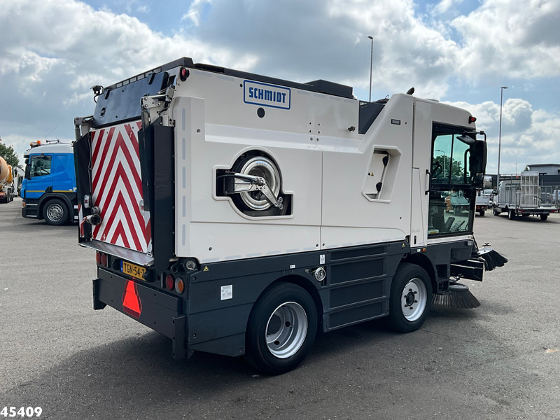 Schmidt Cleango 500 Compact Euro 6 with 3-rd brush - Utcaseprő gép: 5 kép. Schmidt Cleango 500 Compact Euro 6 with 3-rd brush - Utcaseprő gép: 5 kép.